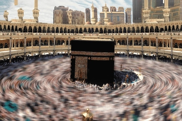 Air Zamzam : Sejarah dan Khasiat Meminumnya